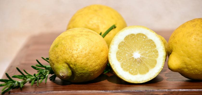 <p>Succombez au zeste de fraîcheur avec le Citron Niçois Bio !</p>